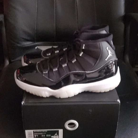 AIR JORDAN 11 RETRO 'Jubilee/25th Anniversary' 2020 - Picture 3 of 14